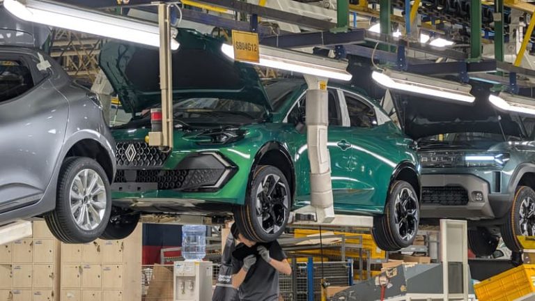 La Clio, regina delle strade turche: Renault dispiega la sua potenza a Bursa