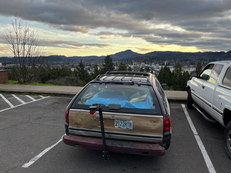 Buick Roadmaster Estate Wagon: un omaggio all’età dell’oro delle station wagon americane
