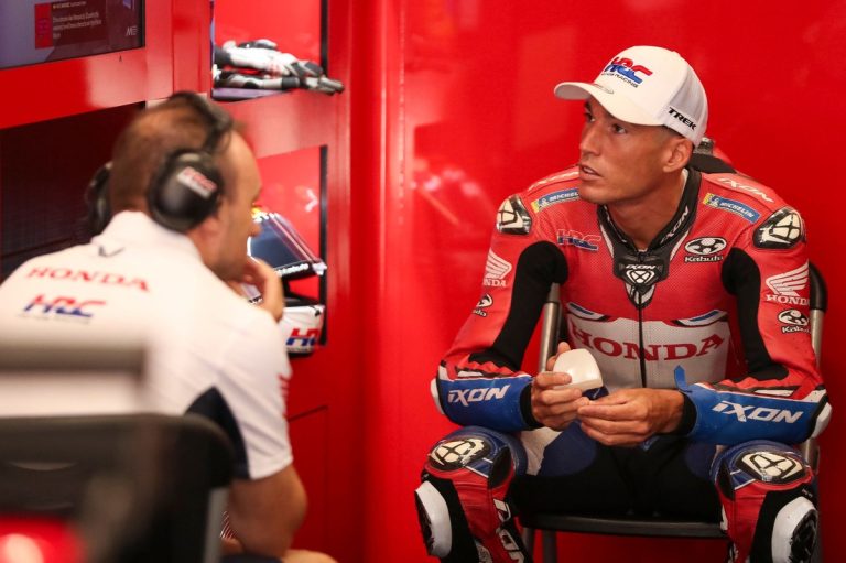 Yamaha in testa a Sepang: Espargaró brilla, Quartararo in ritardo