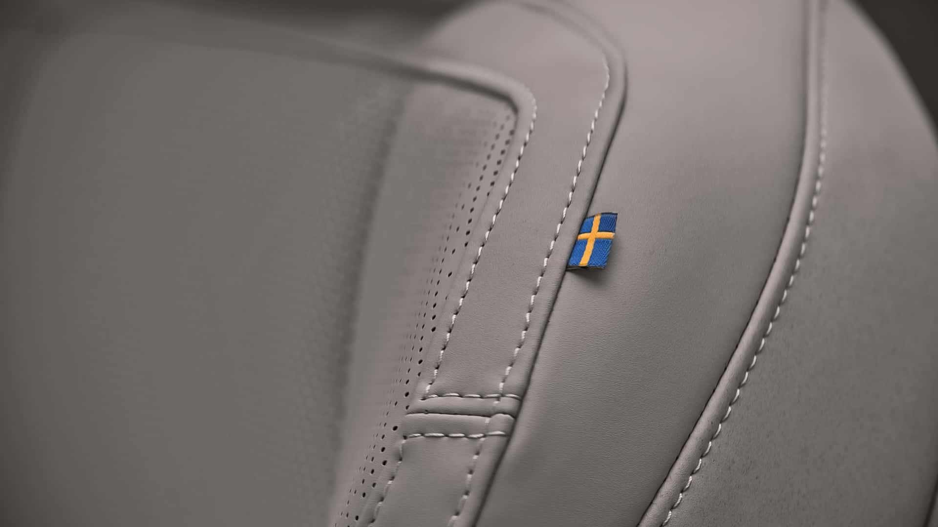 Volvo rivoluziona la tecnologia delle cinture di sicurezza per un futuro più sicuro