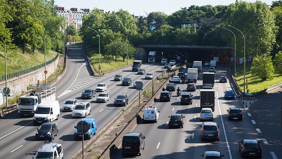 Rush Hour: la scommessa audace che trasforma il traffico urbano in uno spettacolo