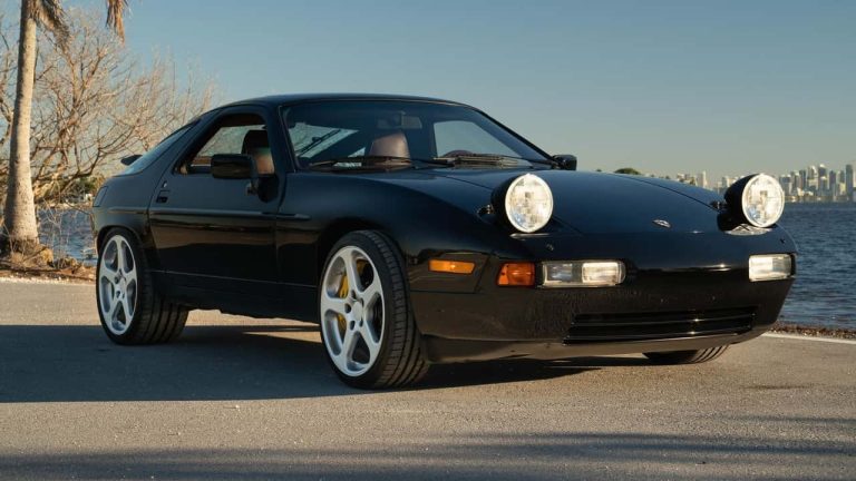 RUF 928R: Un Capolavoro Unico in Vendita all'Asta, Tra Storia e Strategia
