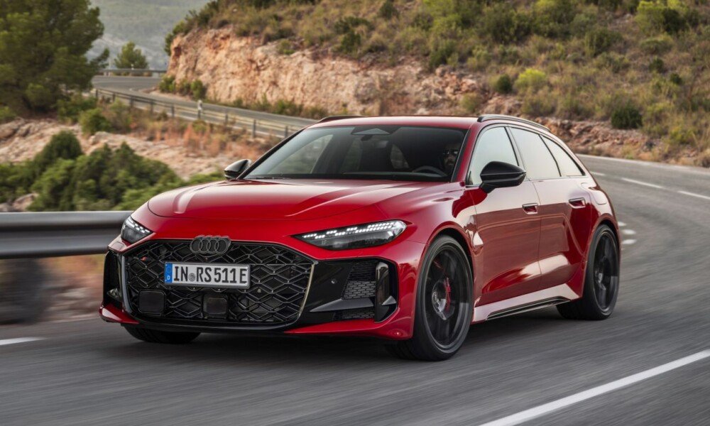 2027 Audi RS5: 630 CV di Potenza Ibrida per una Sedan e Avant Pratiche