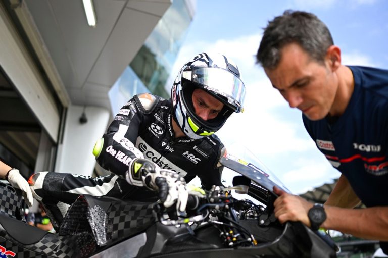 MotoGP a Sepang: Mir e Morbidelli Dominano una Mattina Mista