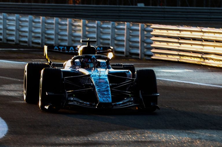 La Williams FW48 fa i suoi primi giri a Silverstone