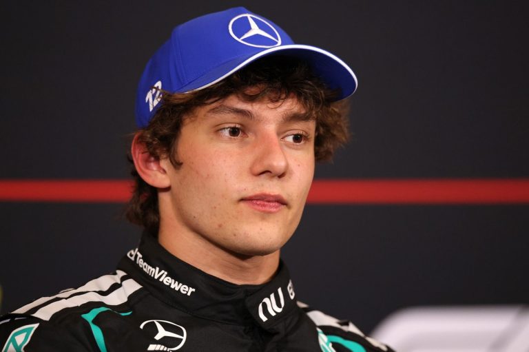 Kimi Antonelli, il pilota più giovane a conquistare la pole in F1 a 19 ann…