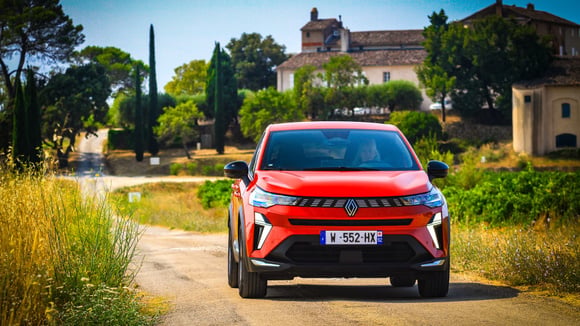 Il Renault Symbioz affronta un cambiamento di mercato dopo la scomparsa del motore 1.3 TCe