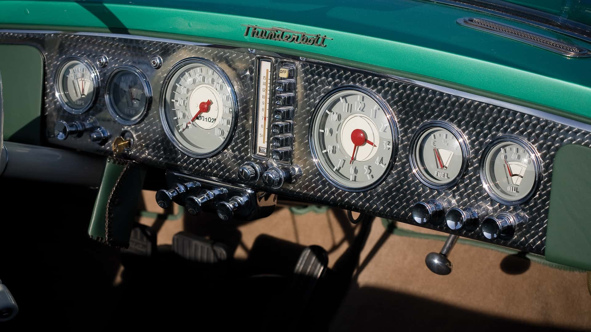 Chrysler Thunderbolt: Un gioiello tecnologico spento dalla guerra