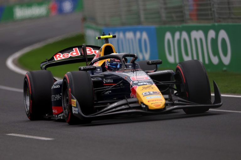 Nikola Tsolov conquista una vittoria storica in F2, rivoluzionando il pano…