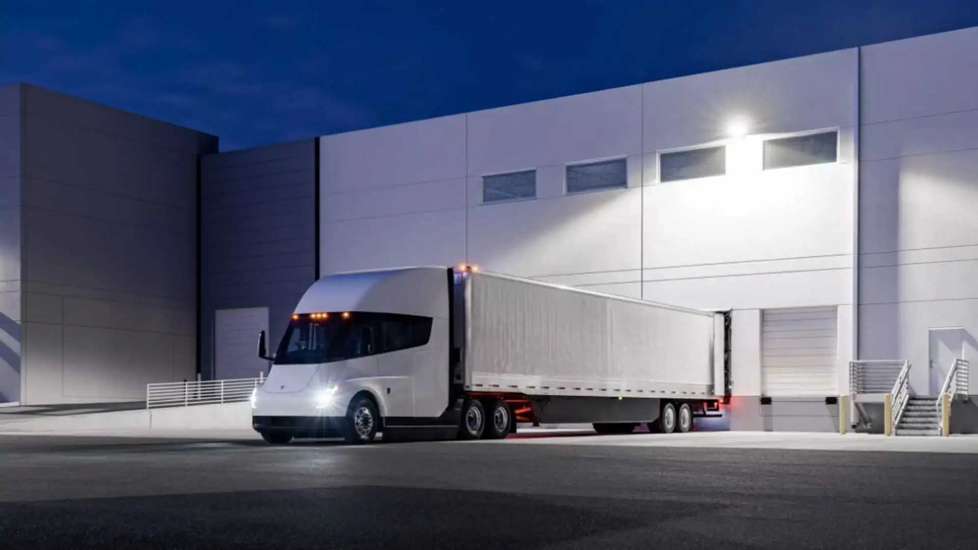 Il primo Megacharger pubblico di Tesla Semi delude le promesse di potenza