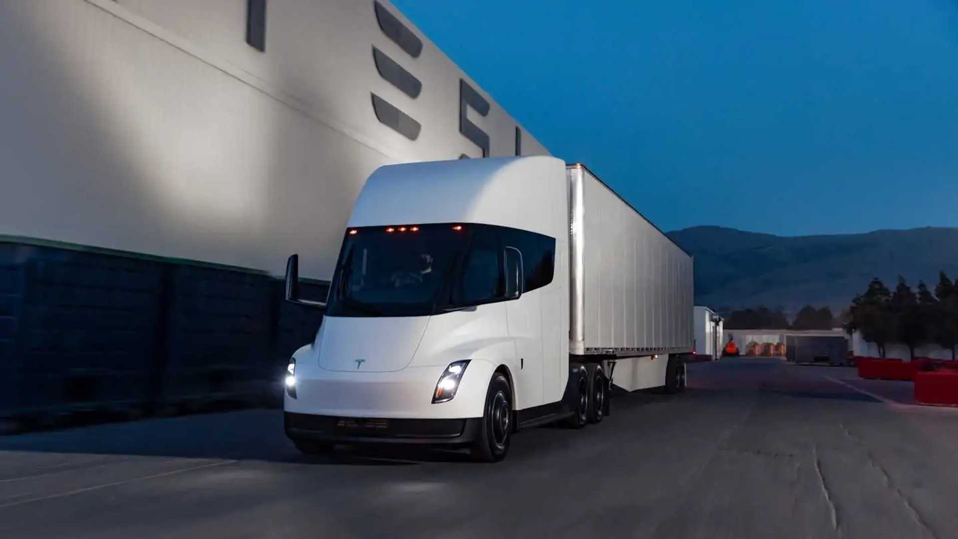 Il primo Megacharger pubblico di Tesla Semi delude le promesse di potenza