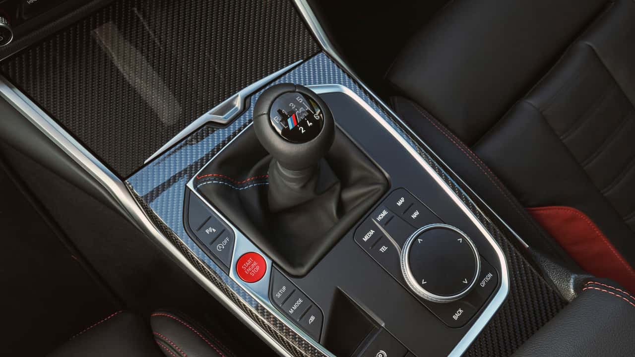 BMW gioca la sopravvivenza delle trasmissioni manuali