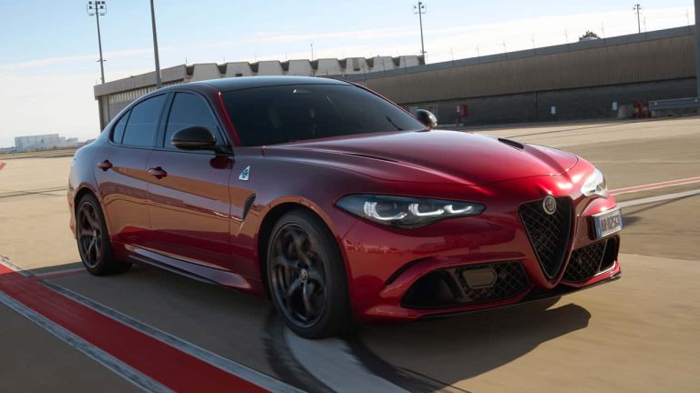 Alfa Romeo Giulia e Stelvio: il termico resta in gioco, tra ibrido ed elet…