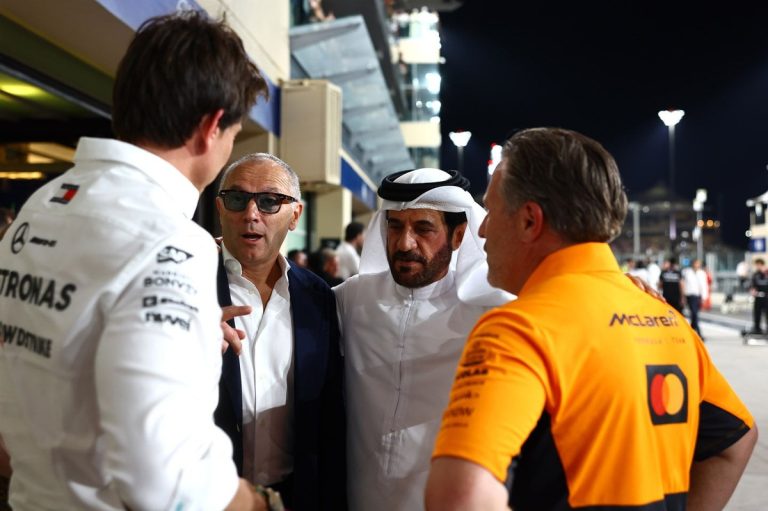 Domenicali impone una scelta cruciale sui motori F1