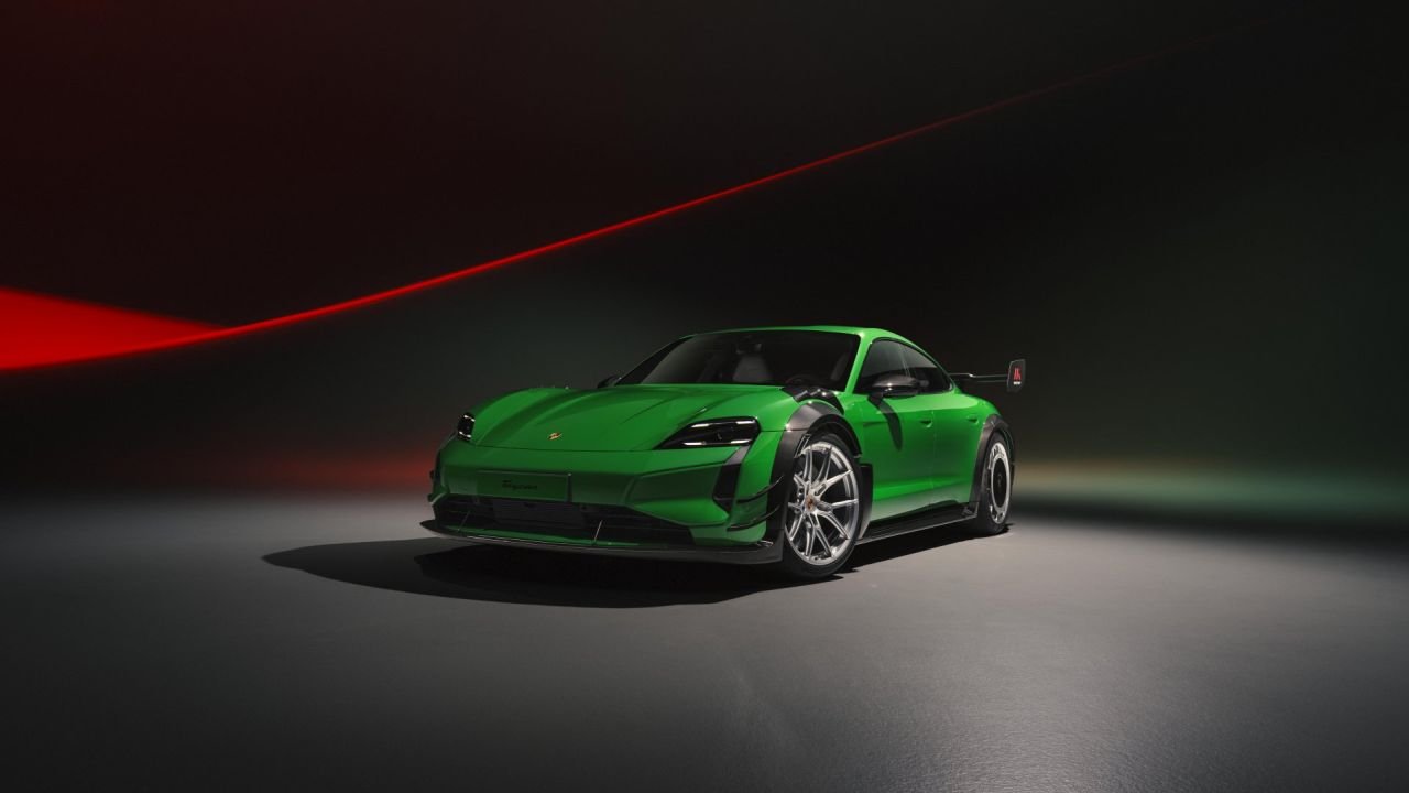 Porsche Taycan Turbo GT, il kit Manthey la rende ancora più veloce al Nürburgring
