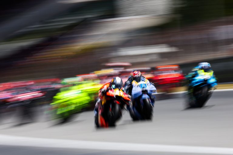 MotoGP, Acosta duro: "Troppa sicurezza per lo show, non per i piloti"