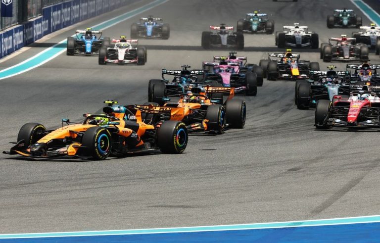 McLaren fa doppietta nello sprint di Miami: Norris davanti a Piastri…