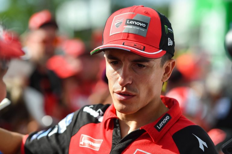 Marc Márquez, un "bras et demi" sur la Ducati : la blessure cachée qui…