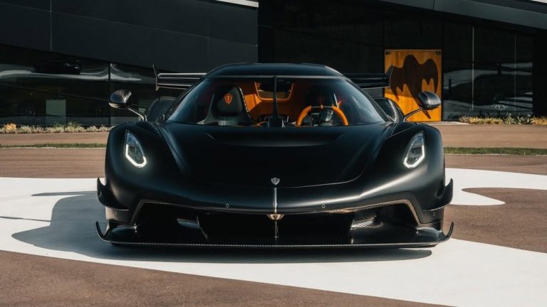 Koenigsegg Jesko Attack: la prima hypercar nera arriva in Indiana