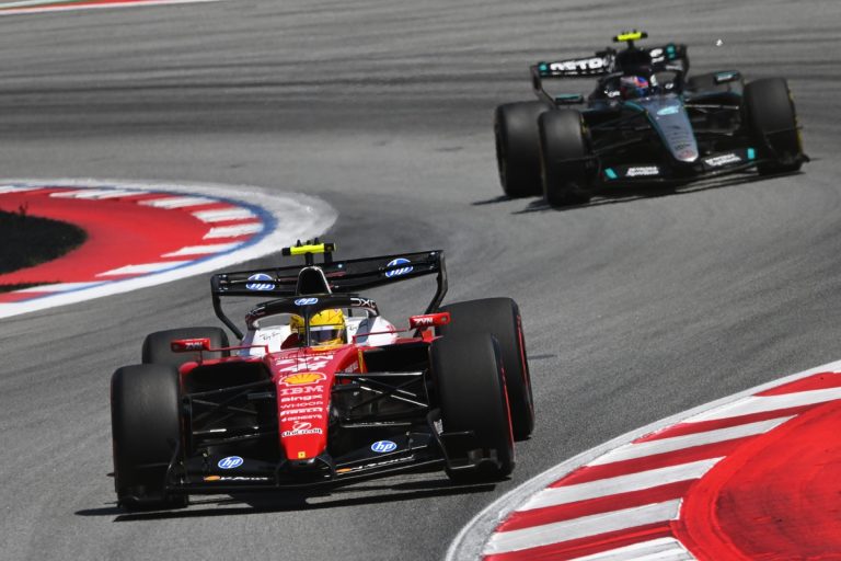 F1, Barcellona: la strategia Ferrari e Hamilton beffano una Mercedes indecisa