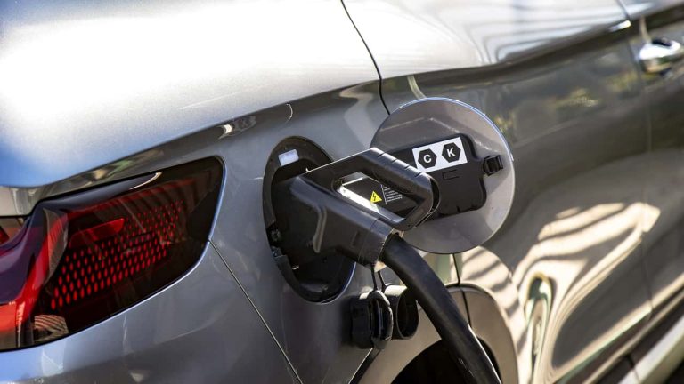 Auto plug-in: le emissioni reali fino al 401% più alte del dichiarato secondo lo studio ICCT