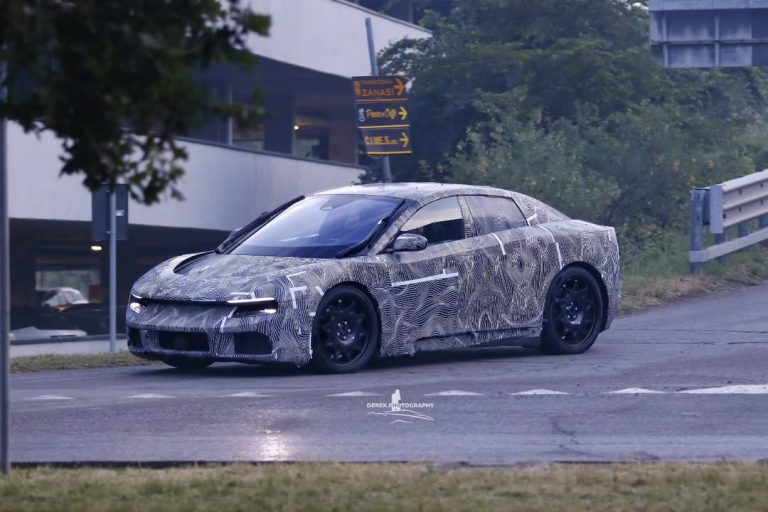 Ferrari Luce: ultimi ritocchi per l'elettrica da 1050 CV prima del debutto