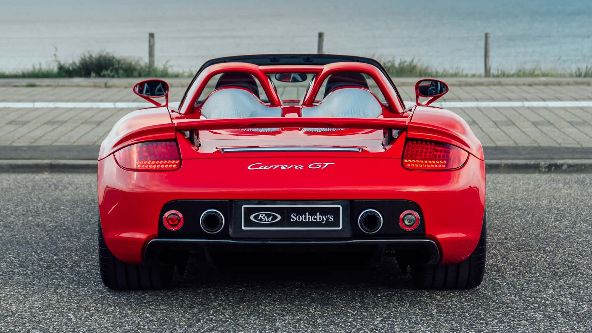 Porsche Carrera Gt In Rosso Guards