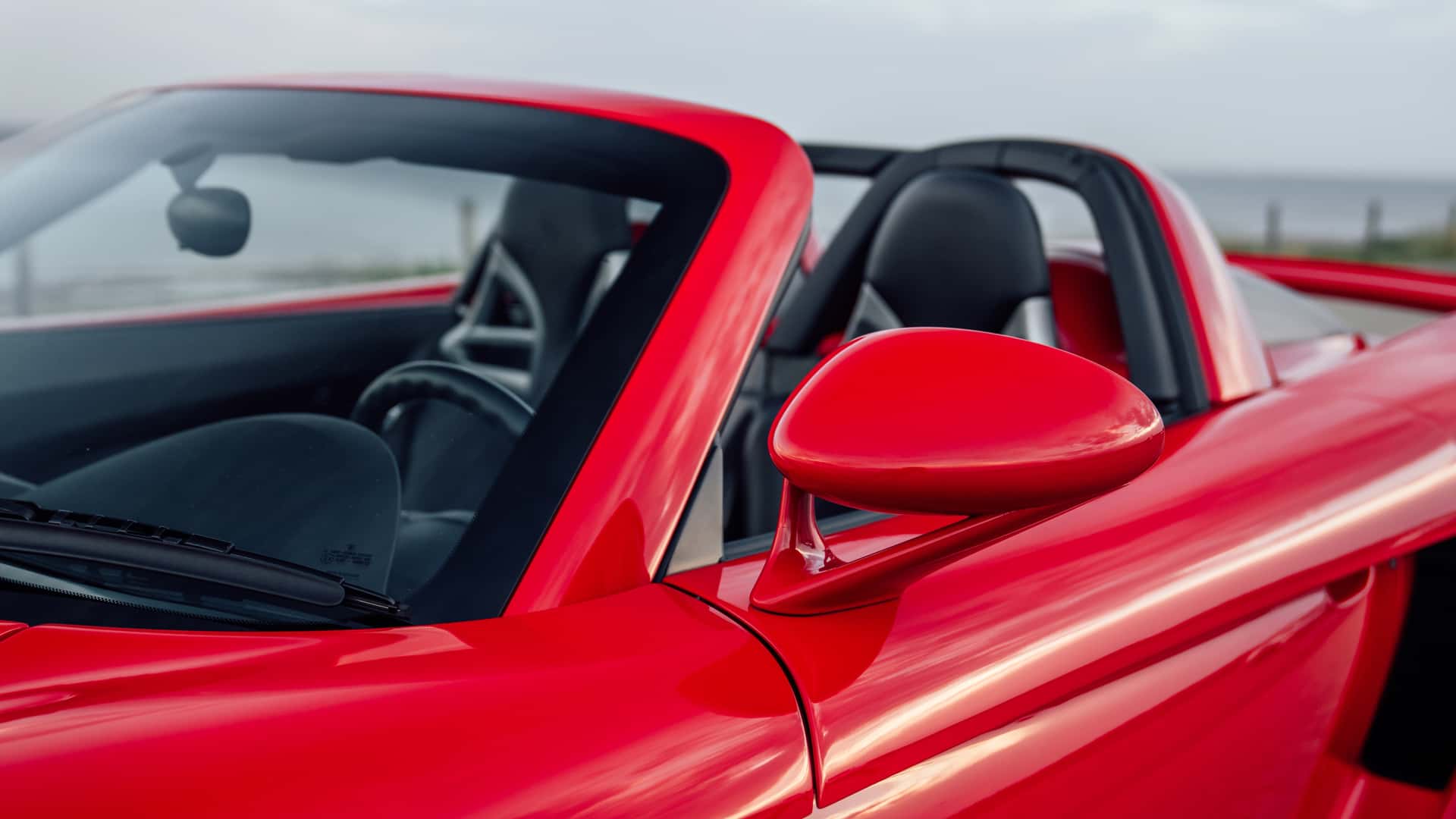 Porsche Carrera Gt In Rosso Guards