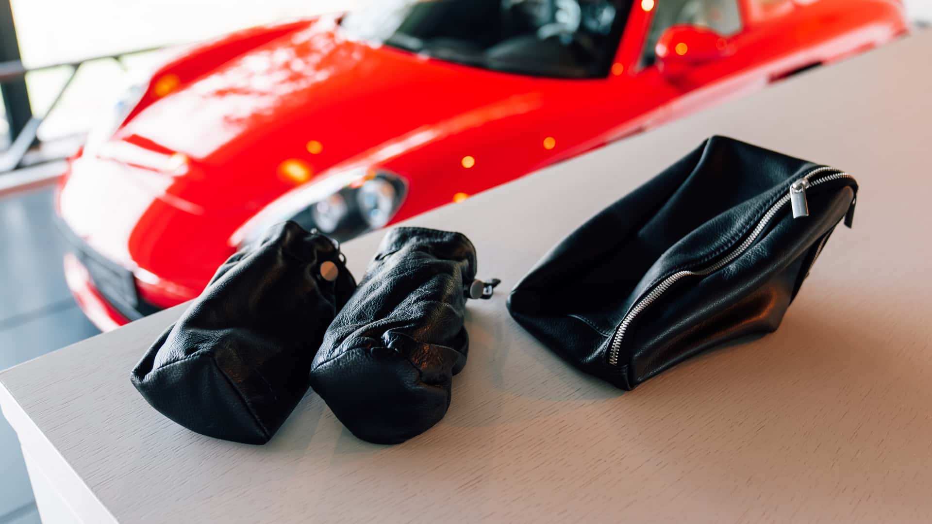 Porsche Carrera Gt In Rosso Guards