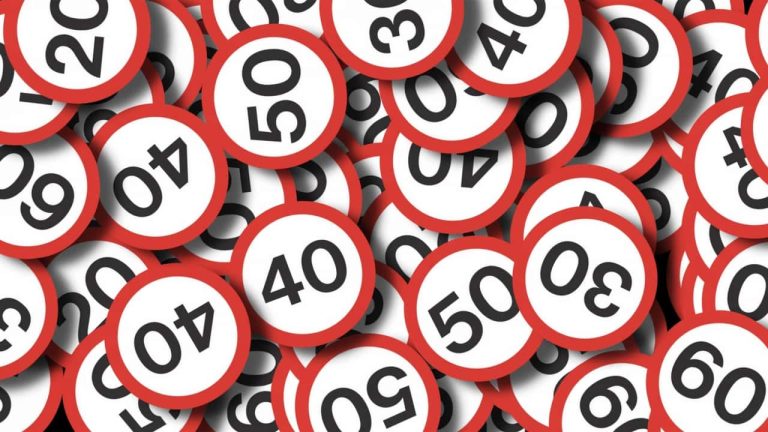 Auto: la velocità la deciderà lei, addio al piacere di guida?
