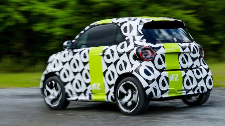 Smart #2: la piccola elettrica si fa testare per conquistare la città (e il mercato)