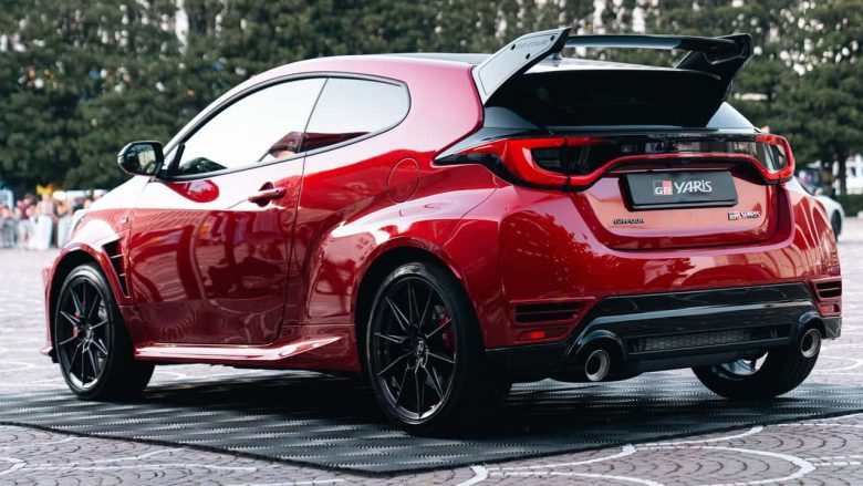 Toyota porta la nuova GR Yaris in Italia e aggiorna anche la vecchia versione